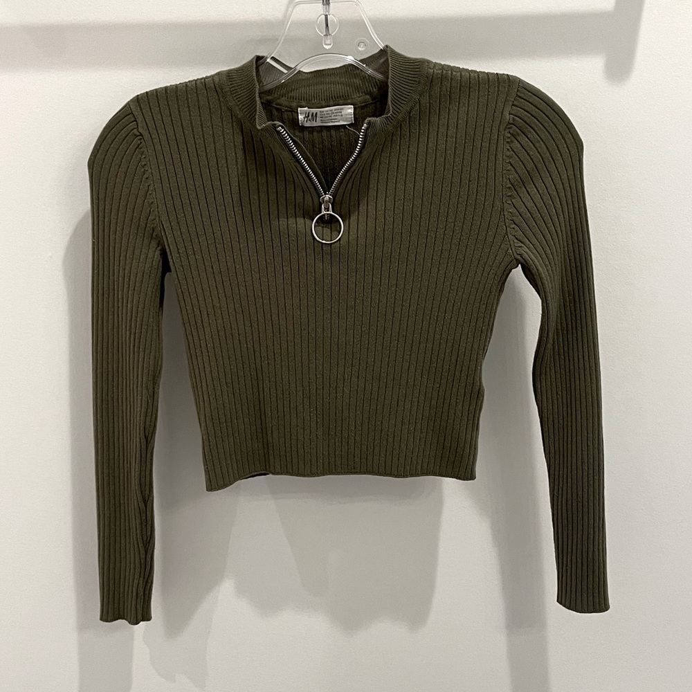 H&M turtleneck cropped top